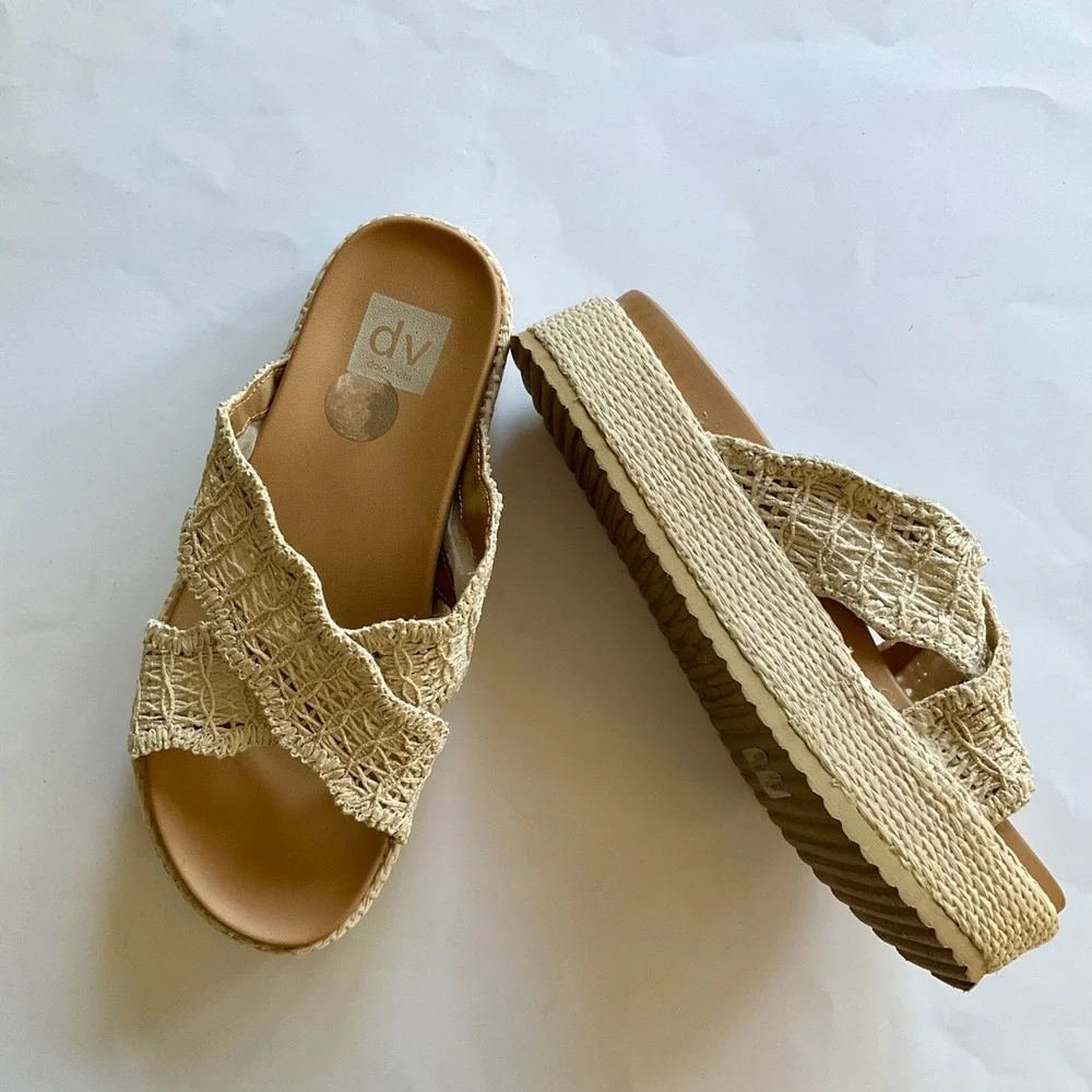 DV Dolce Vita Sugar 7.5 Crochet Woven Platform Sandals Tan Crisscross Slide Boho